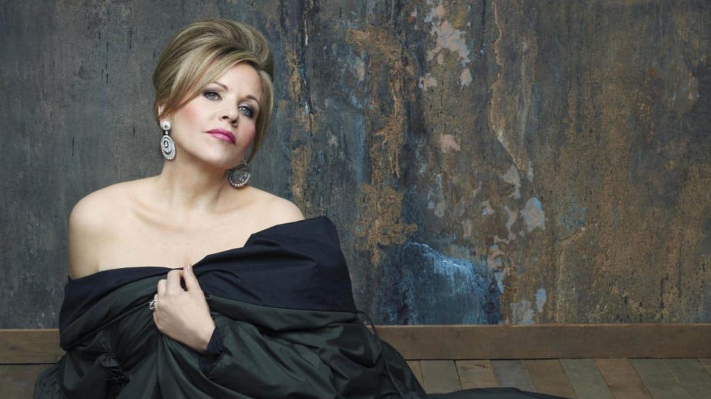 Soprano Renée Fleming will appear in a master class at the Tanglewood Learning Institute.