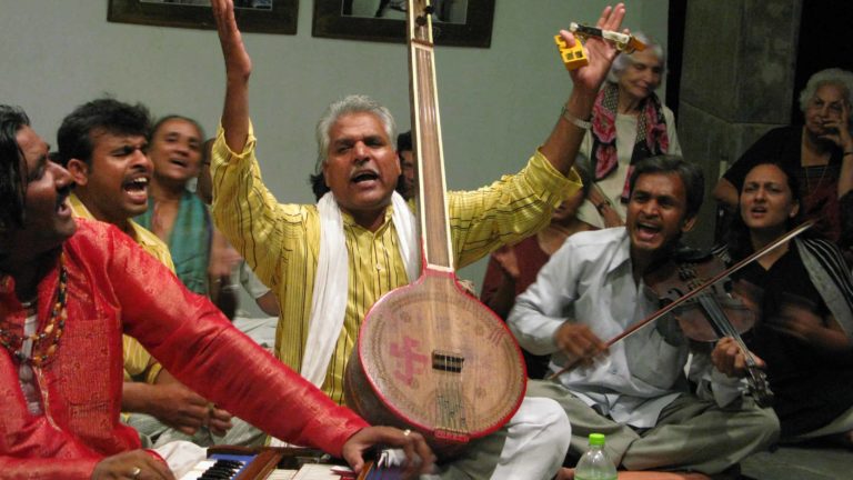 Prahlad Singh Tipanya performs folk music in the Malwi style from central India. Photo by Smriti Chanchani, courtesy of the artist.