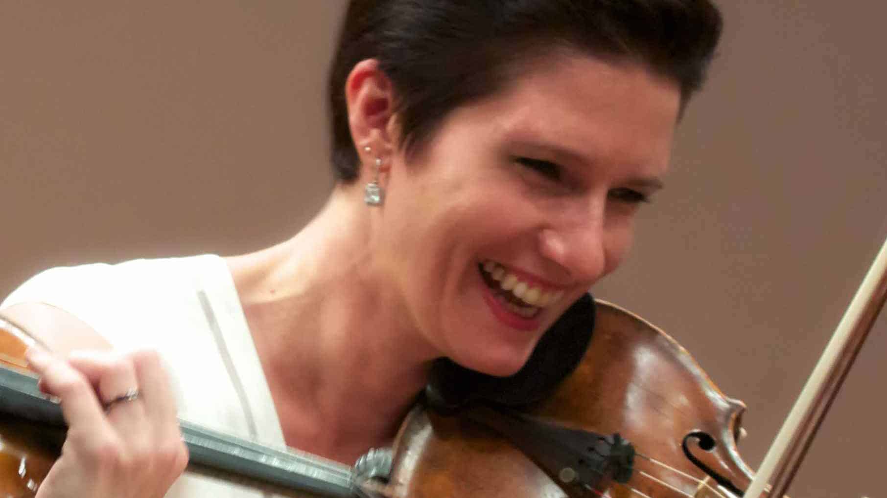 Joana Genova will perform on violin. Press photo courtesy of Sevenars music
