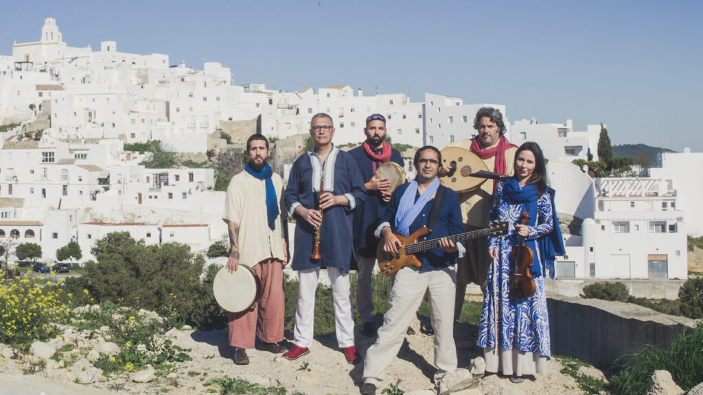 La Banda Morisca fuses the cultural heritage of ancient al-Andalus and the sound of current Andalusia, the Maghreb and the Middle East.